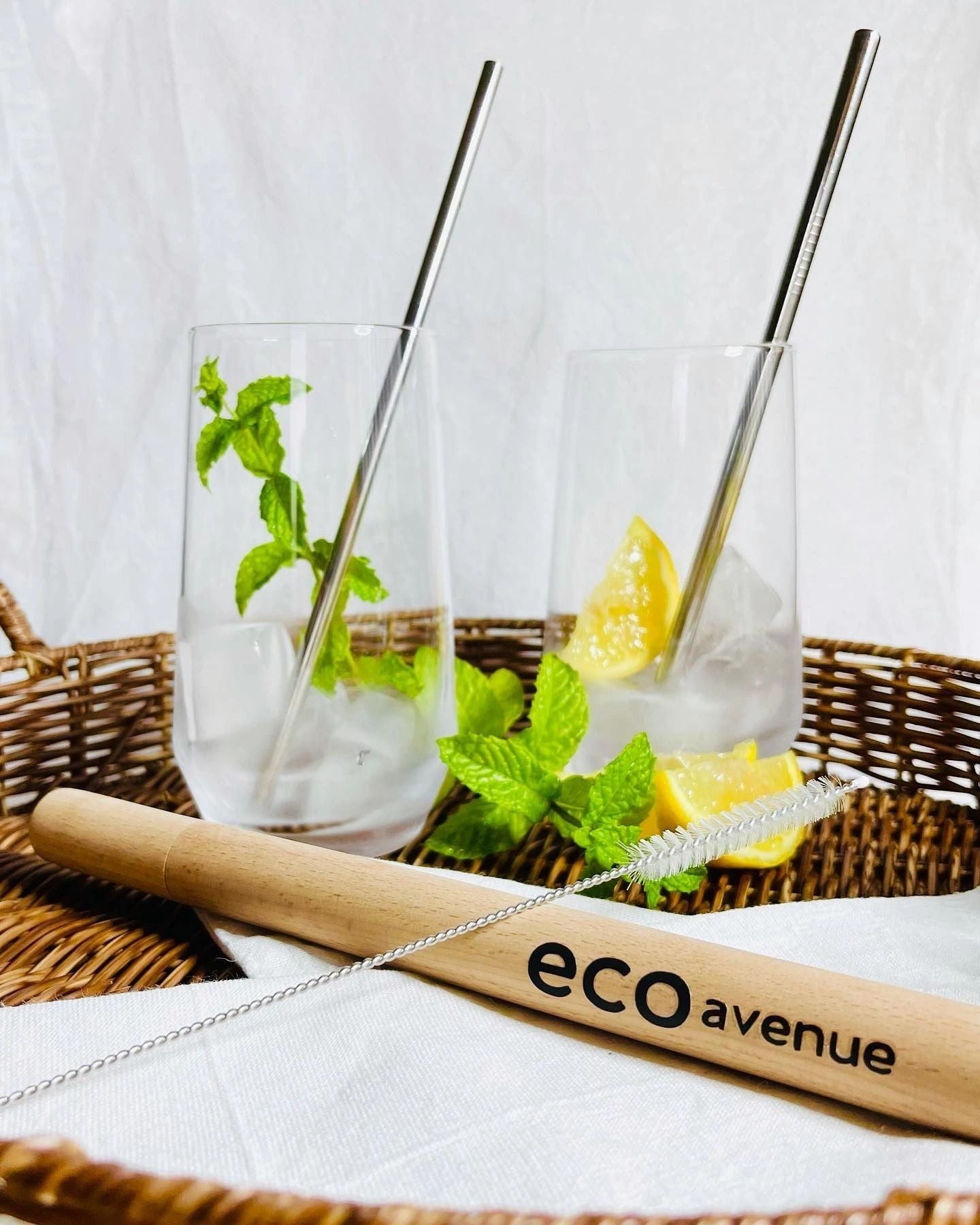 2pc Reusable straws, in a Birchwood case.